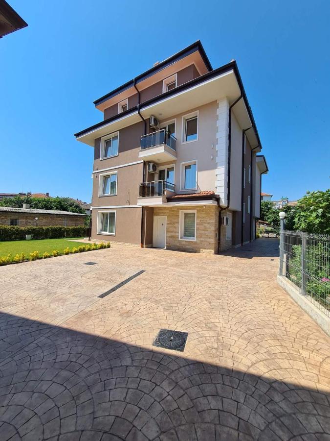 Villa Yanevi ラヴダ エクステリア 写真