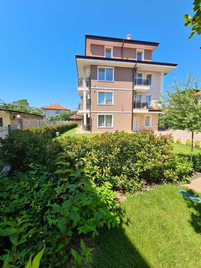 Villa Yanevi ラヴダ エクステリア 写真