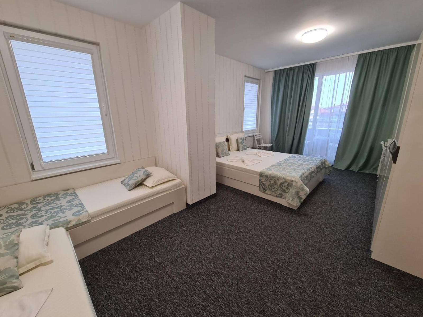 Villa Yanevi ラヴダ エクステリア 写真
